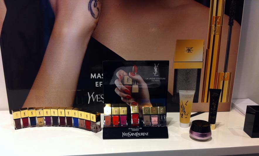 Mon rendez-vous au Bar à ongles chez Yves Saint Laurent - Photo à la Une - Charonbelli's blog mode